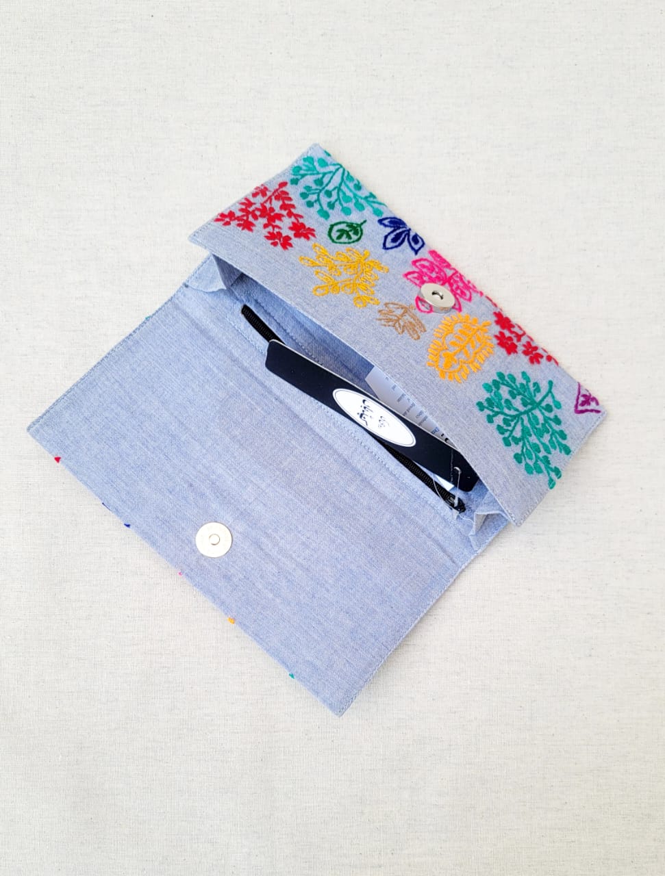 inner-pocket-fall-forest-hand-embroidered-wallet-for-women-handmade-artistic-wallet-pakistan-rk00092